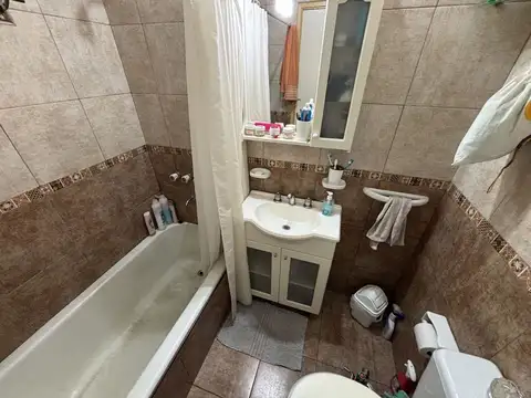 Casa 2 ambientes con 1 baño