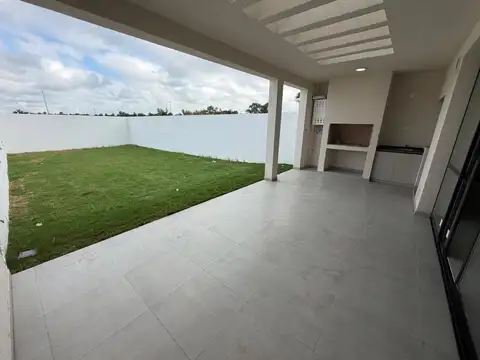 Depto Tipo Casa en Alquiler de 4 ambientes
