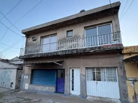 ALQUILER: CASA DE 3 DORMITORIOS C/ PATIO