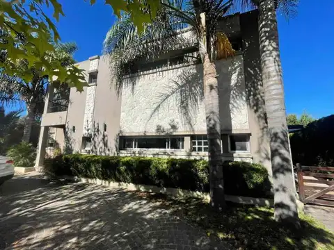 Hermosa Casa de 4 ambientes en Barrancas de Iraola