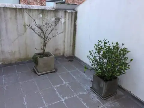 Oficina en Ciudad Ribera. Entrepiso. Balcón. 77m² aprox.