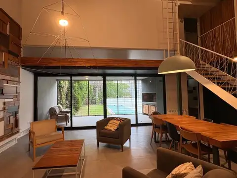 Casa  3 dormitorios - Pje. Zavalla 3700