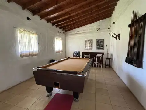 Casa 12 ambientes con 4 baños