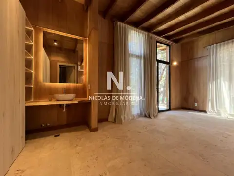 Casa en Alquiler de 5 dormitorios