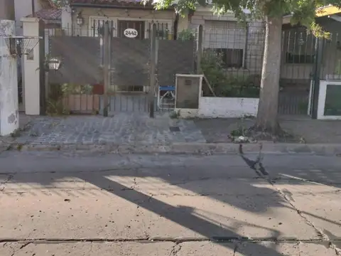 EN VENTA EN CIUDAD JARDIN CASA EN 2 PLANTAS, 2 DORMITORIOS - FICHA 10263