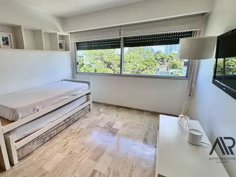Departamento 5 ambientes con 3 baños