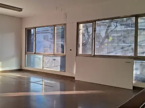 Oficina en Alquiler en Flores, $ 1.000.000
