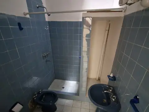 LANUSITA Venta departamento tipo casa 2 ambientes con patio