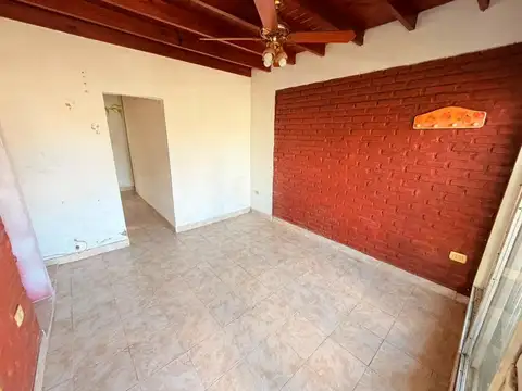 Depto Tipo Casa en Alquiler en Ituzaingó, $ 500.000