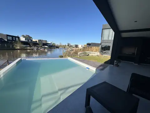 Barrio Náutico Canal 1 , Piso 1