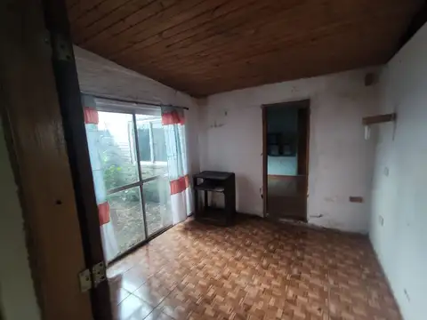 CASA EN VENTA EN ANGEL ETCHEVERRY LOTE 20 X 40