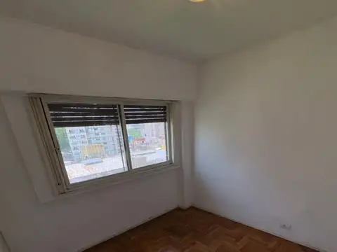 VENTA DOS AMBIENTES CON BALCON EN ALMAGRO LUMINOSO