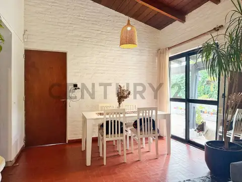 Casa en Venta con 1 cochera