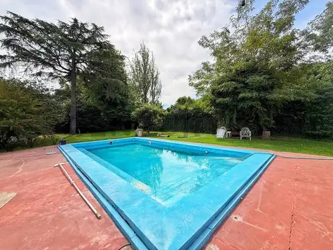 VENTA DE CASA DE 2 DORMITORIOS GONNET POSIBLE PERMUTAS
