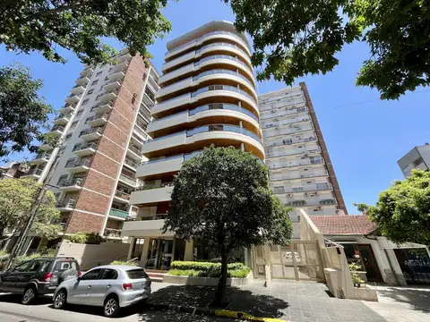 Espectacular piso en alquiler en pleno centro de Martínez con cochera y baulera.