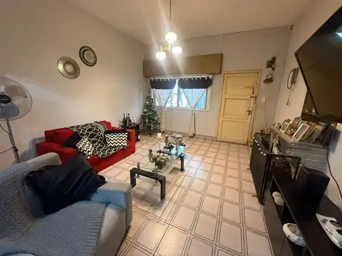 Juan Manuel de Rosas 2600, Piso fte