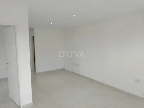 Local en Venta Via Púb.