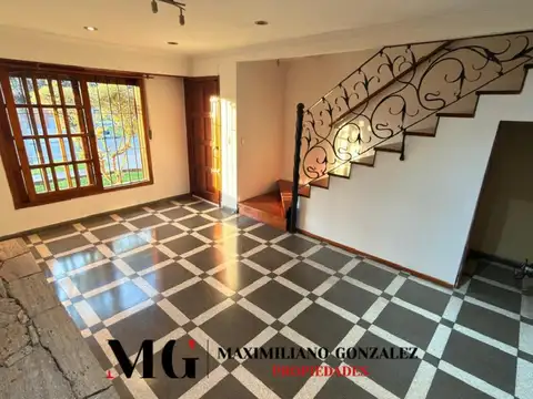 Casa en venta 5 ambientes - Llavallol