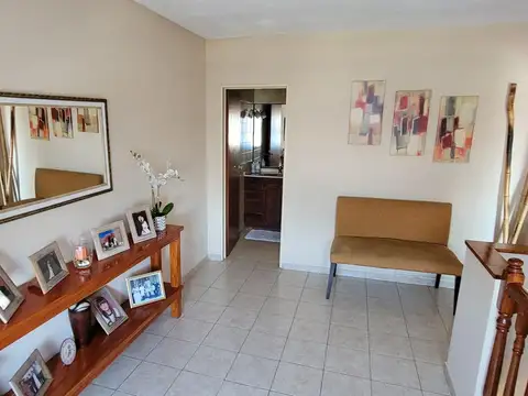 Depto Tipo Casa 4 ambientes con 2 baños