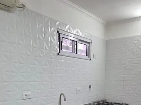 Depto Tipo Casa en Alquiler con 1 cocheras
