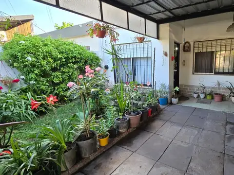 Casa PH dos dormitorios parque Ituzaingo apto credito