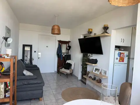 En Venta Departamento de 3 ambientes Colegiales