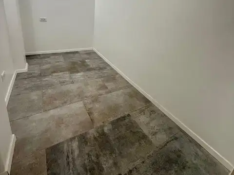 Monoambiente con patio y entrepiso, GRAN OPORTUNIDAD
