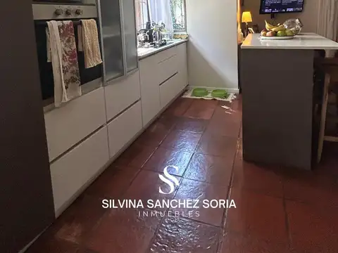 Casa 6 ambientes con 3 baños