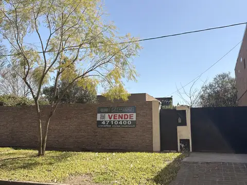 Imperdible! Chalet en venta a metros del rio.