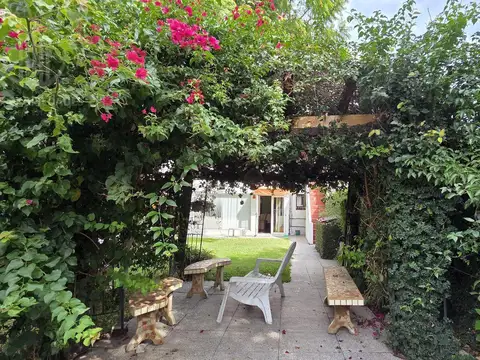 Casa en Venta con 3 cocheras
