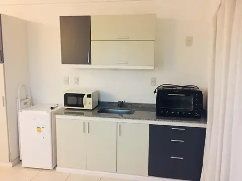 AMPLIO MONOAMBIENTE AMOBLADO EN ALQUILER EN VILLA SARITA