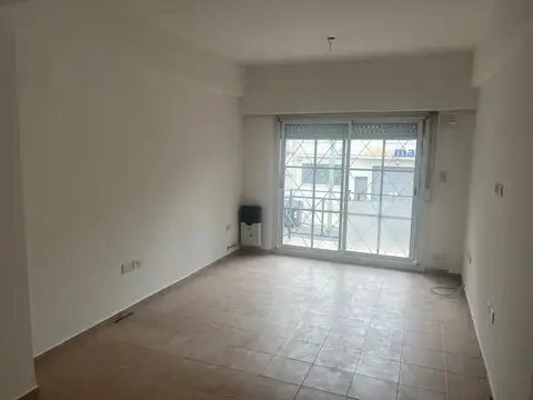 Departamento en Venta en Parque Chacabuco, USD 129.000