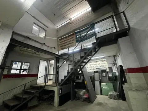 Galpón salida a dos calles 780mts2 cubiertos - Haedo