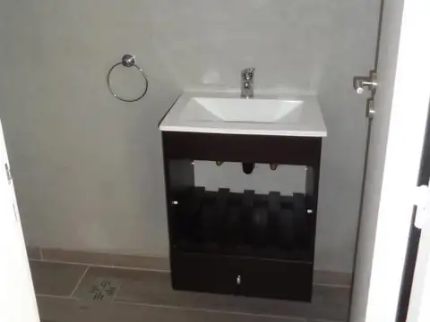 Duplex de excelente construccion,3 ambientes, play,  cochera y jardin en Florida B-en venta