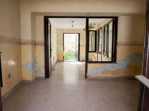 Centro. Caseros 1100