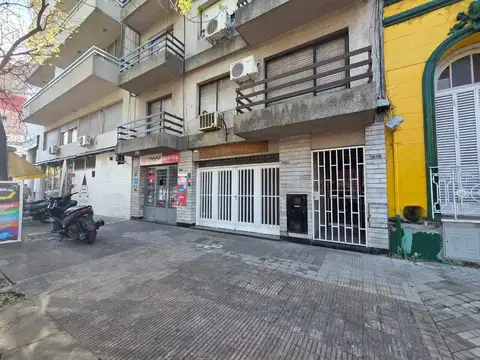 Alquiler Cochabamba 1500 Local 27m2 con baño