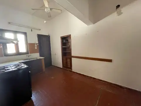 VENTA CASA 3 DOMITORIOS Y PATIO B° GUEMES CÓRDOBA
