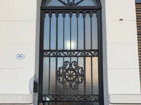 Presidente Luis Sáenz Peña 700