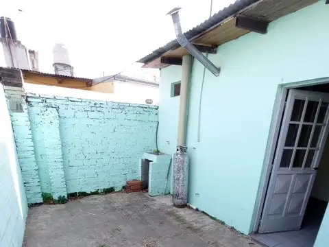 Casa 2 ambientes con 1 baño