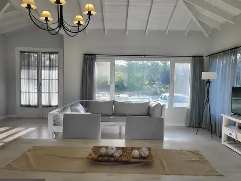 Casa en Venta en Barrio Senderos 3, USD 244.000