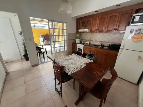 Depto Tipo Casa 4 ambientes con 1 baño