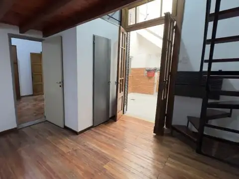 Arroyito, a pasos de Av Alberdi. Uso institucional / comercial