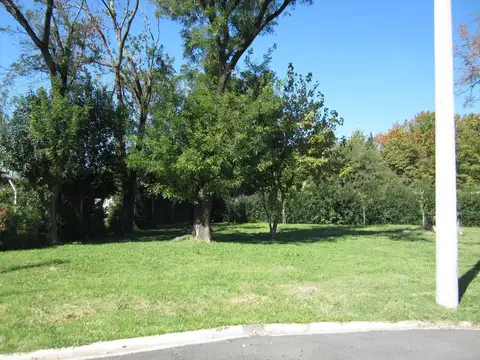 LOTE EN VENTA :: BARRIO CERRADO SOLAES DE ZAPIOLA