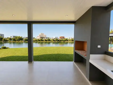 Casa 4 ambientes con 3 baños