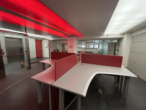 Oficina en Alquiler con 6 cocheras