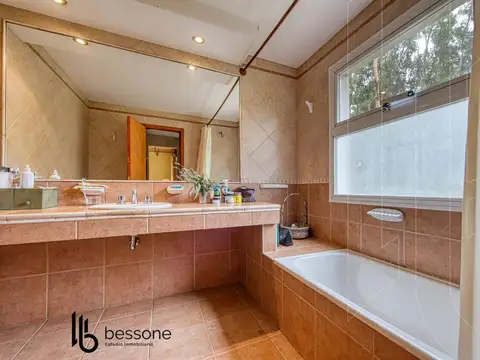 Hotel en Venta en Sierra De Los Padres, USD 320.000