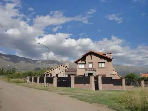 Terreno en Venta 27  mts Fondo