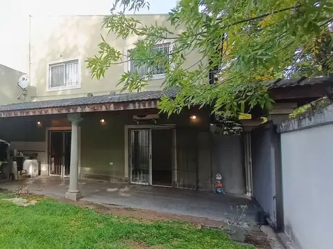 Depto Tipo Casa en Venta con 1 cocheras