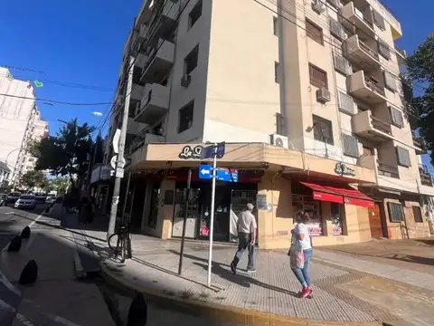 Coronel Beltrán 100, Piso 1