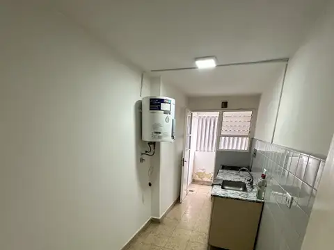 Coronel Beltrán 100, Piso 1